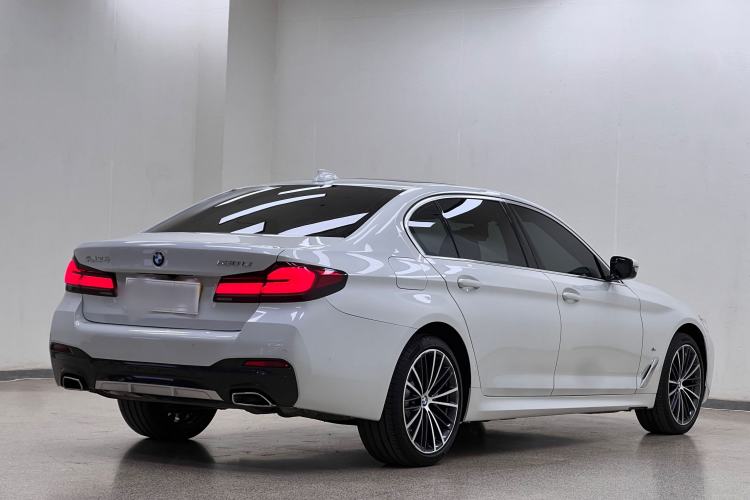 Used BMW 5 Series 2021 Facelifted 530Li Leading Edition M Sport Package
