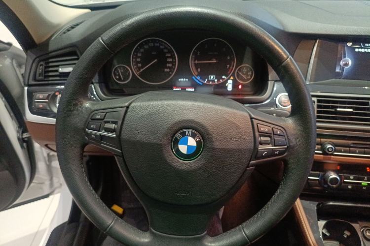 Used BMW 5 Series 2015 520i Elegant Edition
