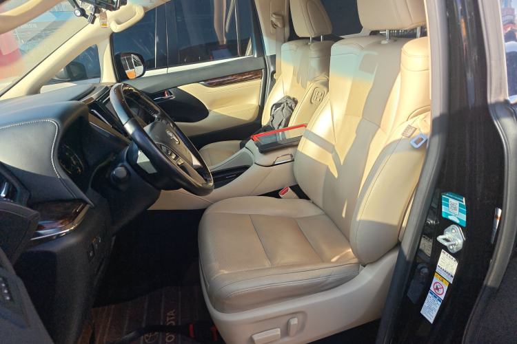 Used Toyota Alphard 2019 Dual-Engine 2.5L Luxury Edition
