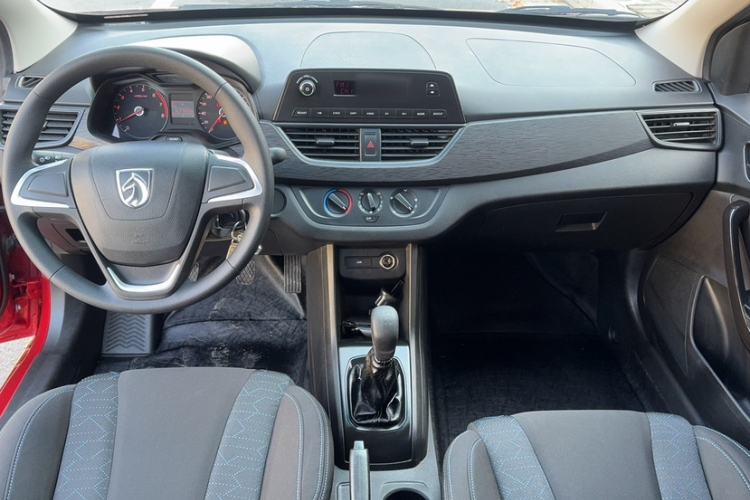 Used Baojun 310 2016 1.2L manual Comfort trim level