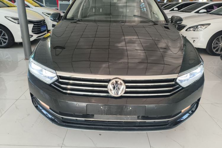 Used Volkswagen Magotan 2017 330TSI DSG Luxury Model
