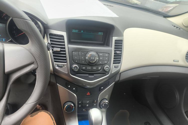 Used Chevrolet Cruze 2015 1.5L Classic SE AT
