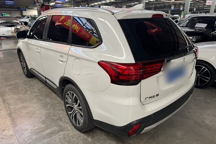 Used Mitsubishi Outlander 2018 2.0L Two-Wheel Drive Glory Edition 5 Seats
