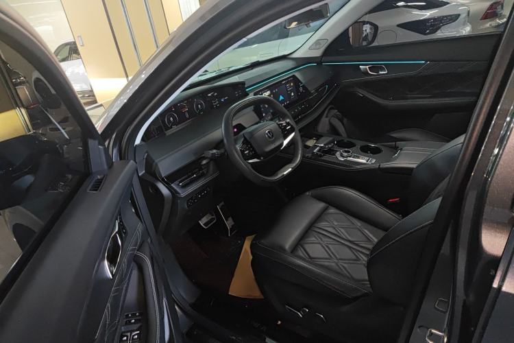 Used Changan UNI-K iDD 2024 ZhiDian iDD 1.5T 135km Smart Leading Model
