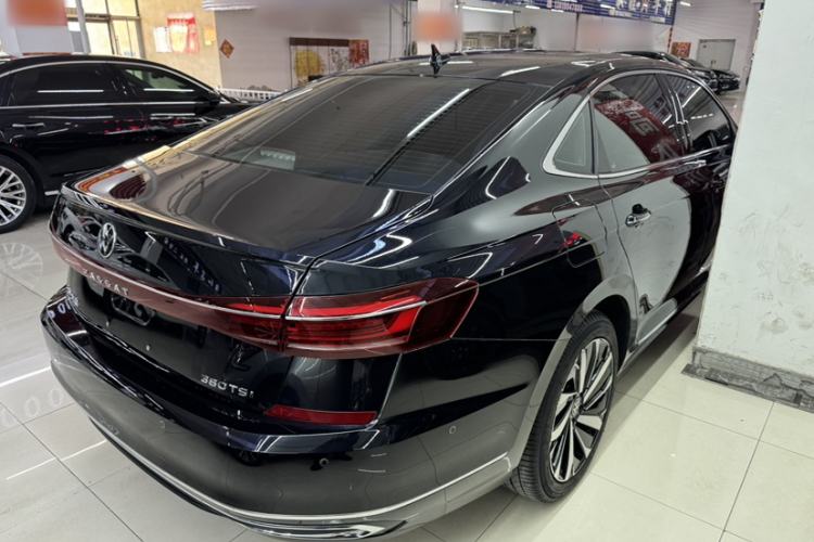 Used Volkswagen Passat 2023 380TSI Flagship Edition
