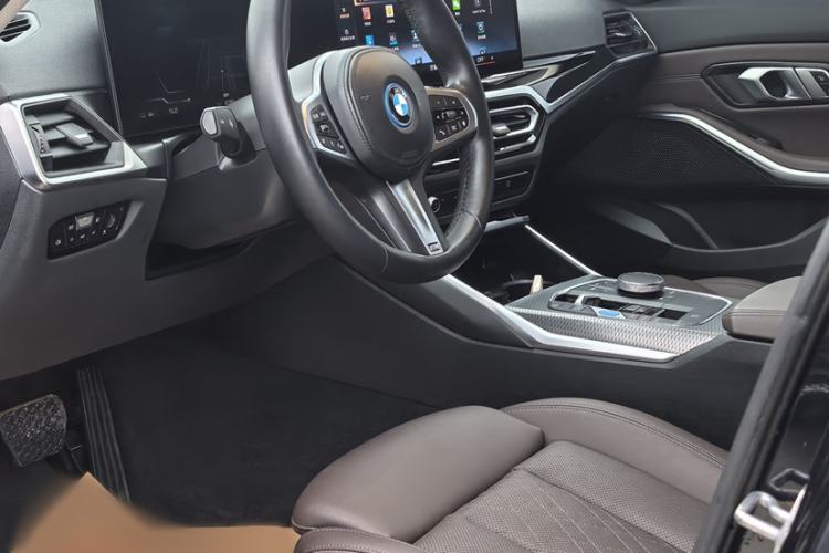 Used BMW i3 2023 eDrive 40 L Midnight Edition
