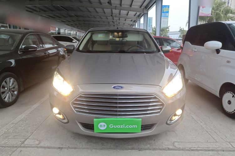 Used Ford Escort 2015 1.5L Automatic Fashion Model