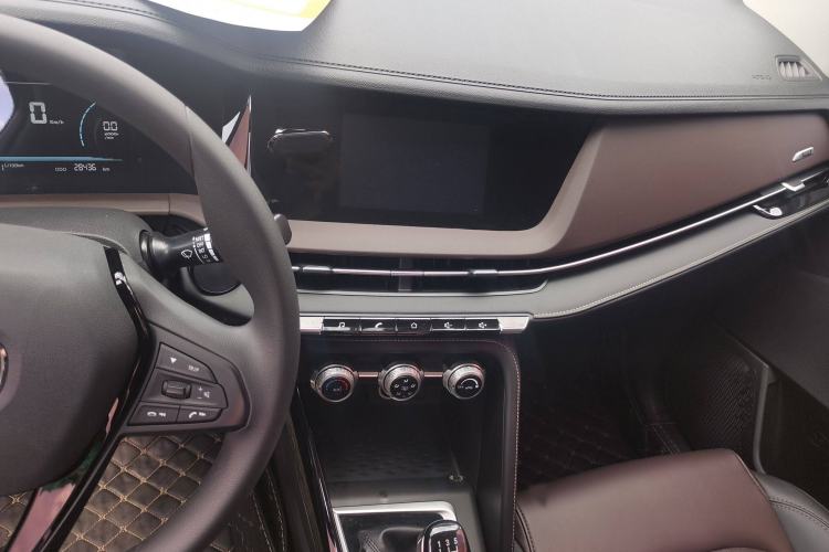 Used Changan CS15 2019 1.5L Manual Entry-Level Version China V Standard
