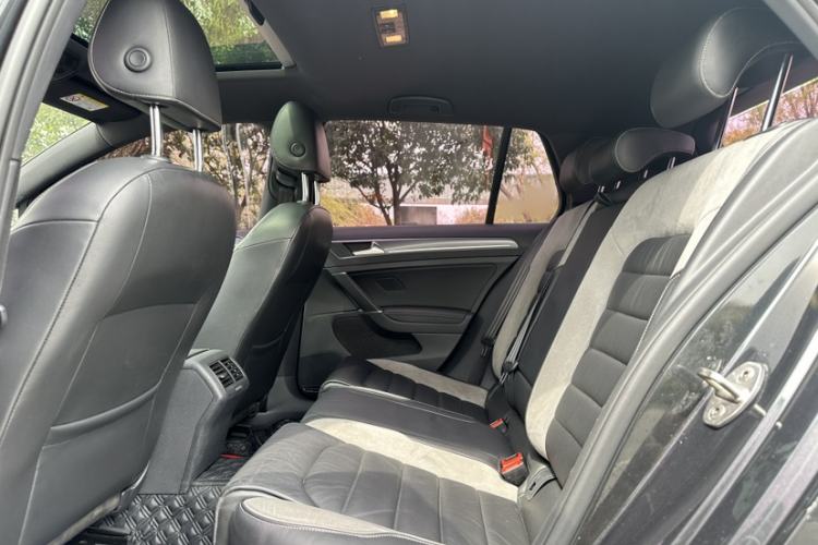 Used Volkswagen Golf 2016 1.4TSI Automatic R-Line
