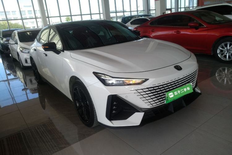 Used Changan UNI-V iDD 2023 ZhiDian iDD 1.5T 113km Smart & Fun Version
