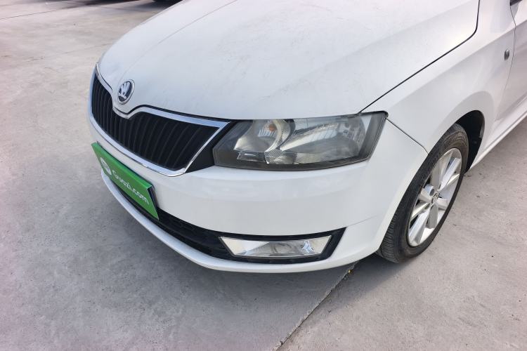 Used Skoda Rapid 2015 1.6L Automatic Smart Selection Model
