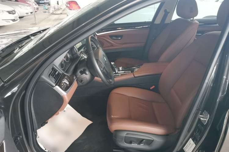 Used BMW 5 Series 2014 525Li Leading Model
