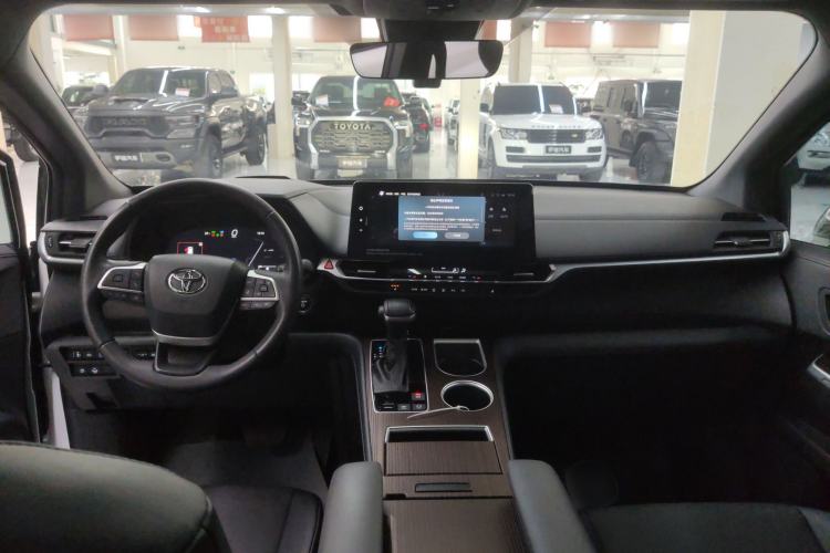 Used Toyota Granvia 2024 2.5L Hybrid Prestige PLUS Edition
