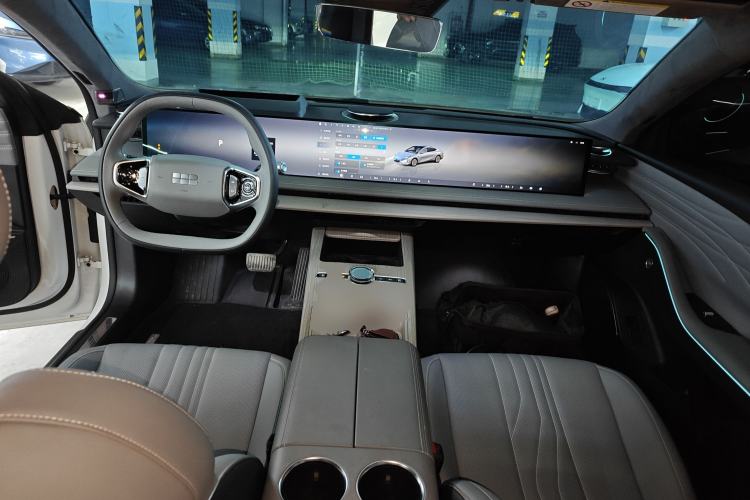 Used Geely Galaxy E8 2024 665 km Range Rear-Drive Starship Long-Range Version
