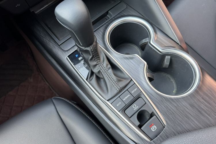 Used Toyota Camry 2021 2.5G Luxury Edition
