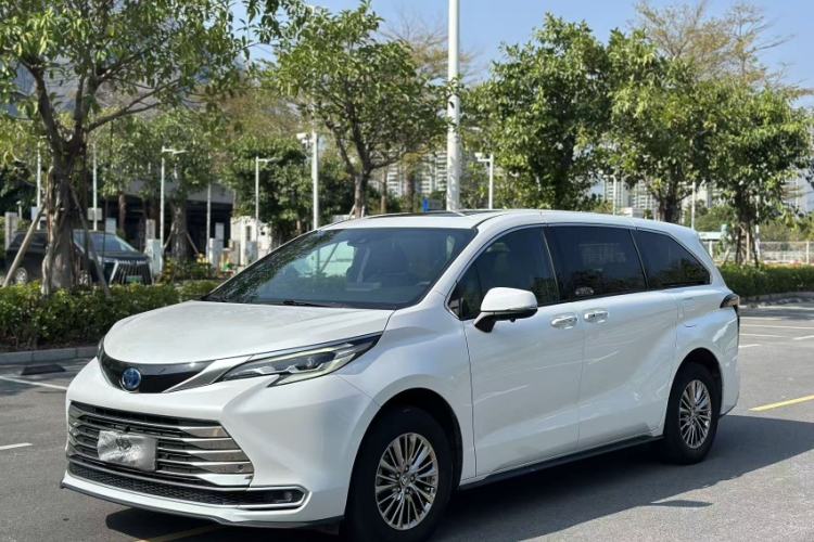 Used Toyota Sienna 2021 2.5L Hybrid Premium Edition
