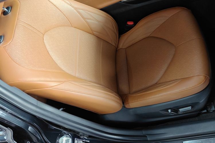 Used Toyota Avalon 2019 Dual-Engine 2.5L XLE Prestige Version China VI Standard
