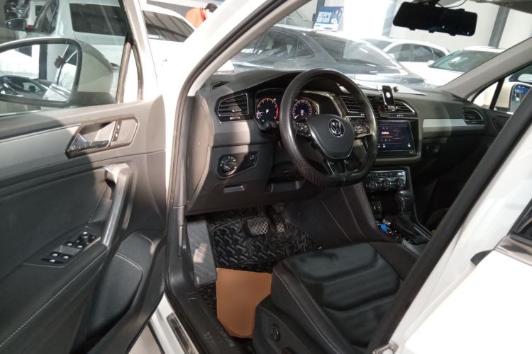 Used Volkswagen Tiguan L 2021 330TSI Automatic Two-Wheel Drive Smart Edition
