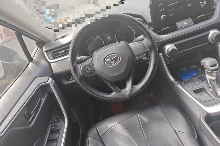 Used Toyota Wildlander 2022 Updated Version 2.0L CVT Two-Wheel Drive Leading Edition
