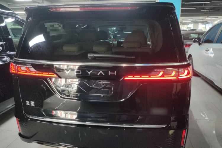 Used VOYAH Dream 2025 EV Four-Wheel Drive Flagship Kunpeng Edition
