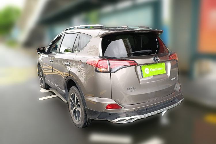 Used Toyota RAV4 2019 2.0L CVT Two-Wheel Drive Comfort Edition China VI Standard
