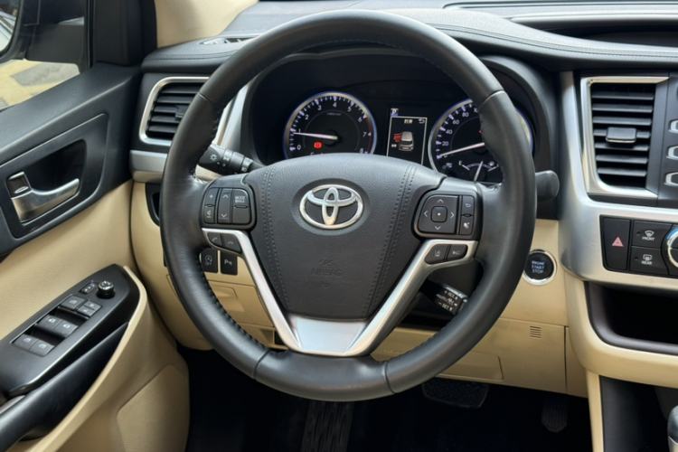 Used Toyota Highlander 2018 2.0T Four-Wheel Drive Luxury Version 7 Seats China VI Standard