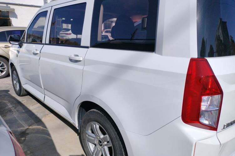 Used Wuling Hongguang PLUS 2019 1.5T Manual Comfort Version 7 Seats
