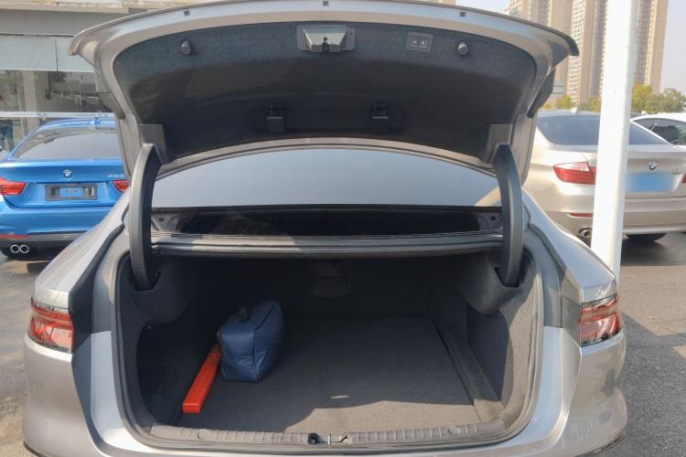 Used BYD Han 2022 DM-i 121KM Prestige Model
