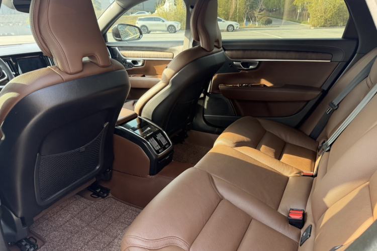 Used Volvo S90 2024 B5 Zhiyuan Luxury Edition
