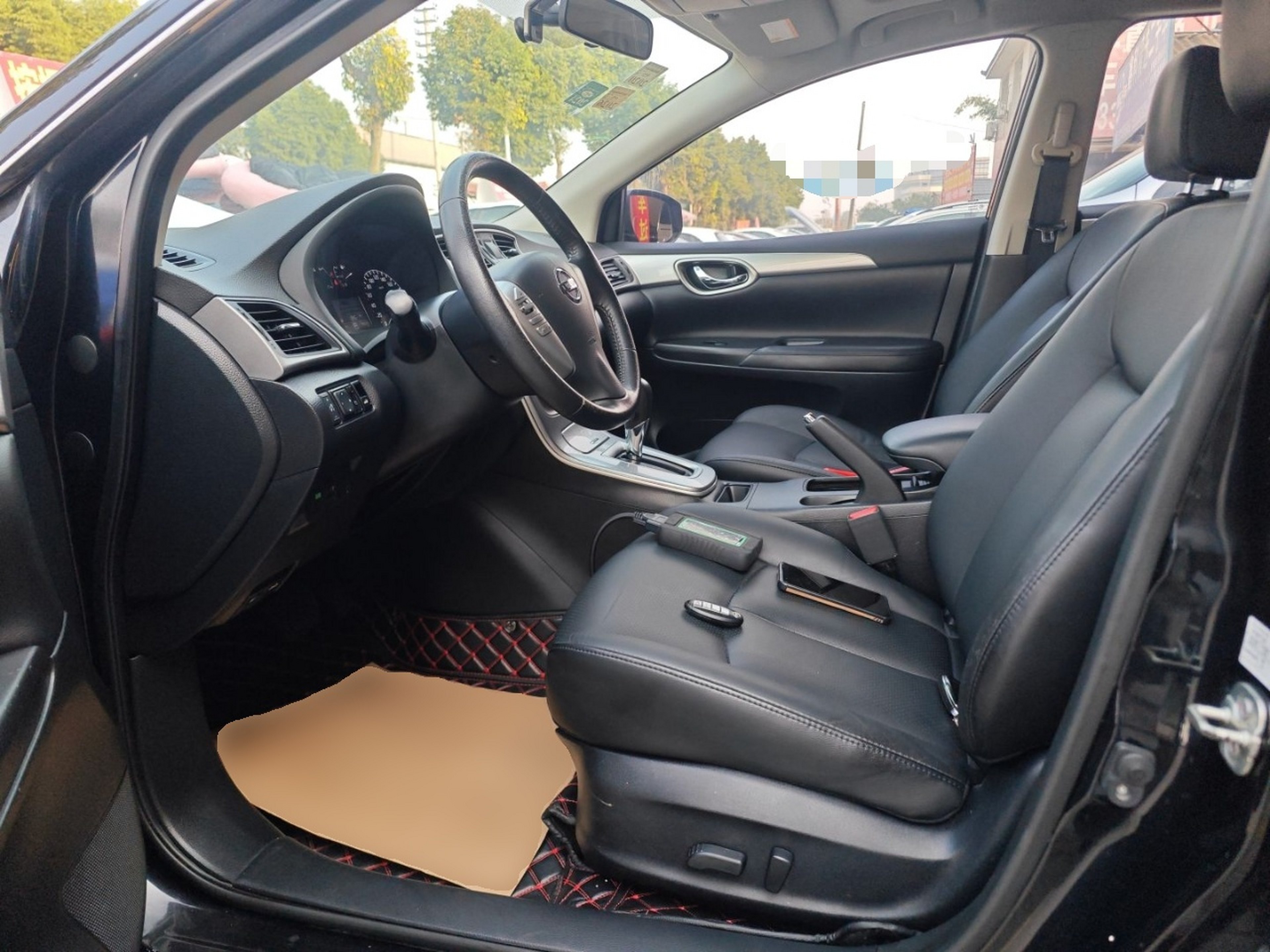 المقاعد الأمامية داخل السيارة