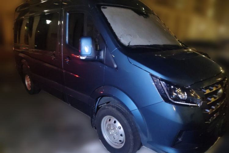 Used Foton Toano 2024 Tuyano Pro Multi-Function 2.0T Manual Rear-Drive Long Wheelbase Mid-Roof Design Single Rear Tire—Available in 5/6/7/9-Seater Configurations