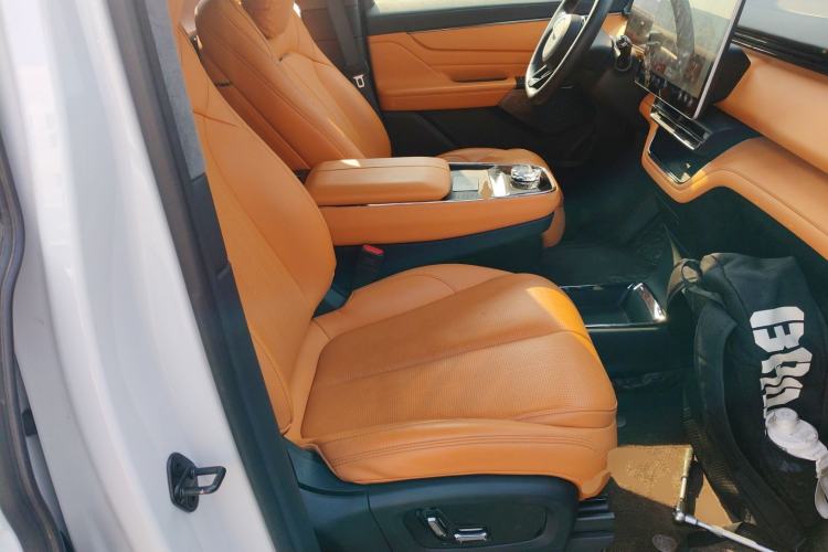 Used  LEVC L380 2024 140-Degree 6-Seater All-Wheel-Drive Ultra