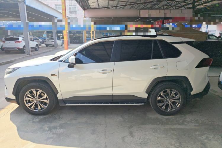 Used Toyota RAV4 2023 2.0L CVT Two-Wheel Drive 20th Anniversary Platinum Edition
