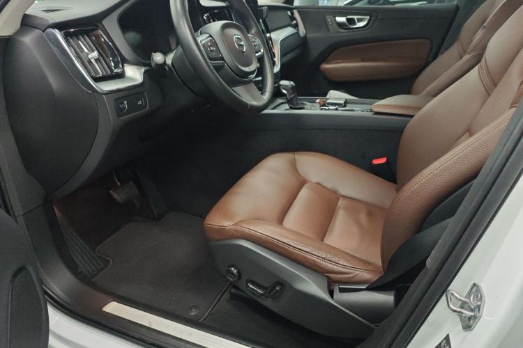 Used Volvo XC60 2019 T5 4x4 Zhiyuan Edition China VI Standard