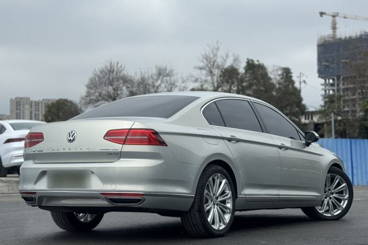 Used Volkswagen Magotan 2018 330TSI DSG Advanced Model
