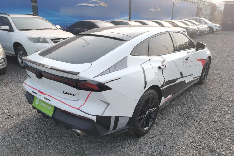 Used Changan UNI-V 2022 1.5T Prestige Version