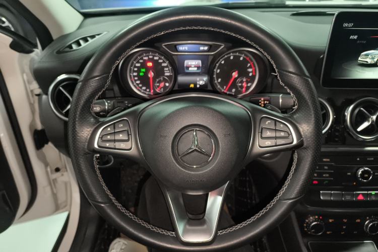 Used Mercedes-Benz GLA 2017 GLA 200 Fashion Model
