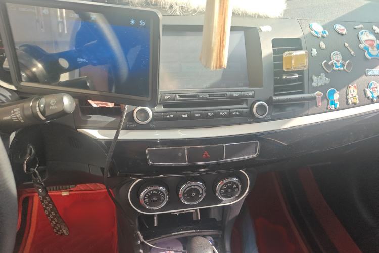 Used Mitsubishi Lancer EX 2016 1.8L CVT Black-and-White Retro Edition
