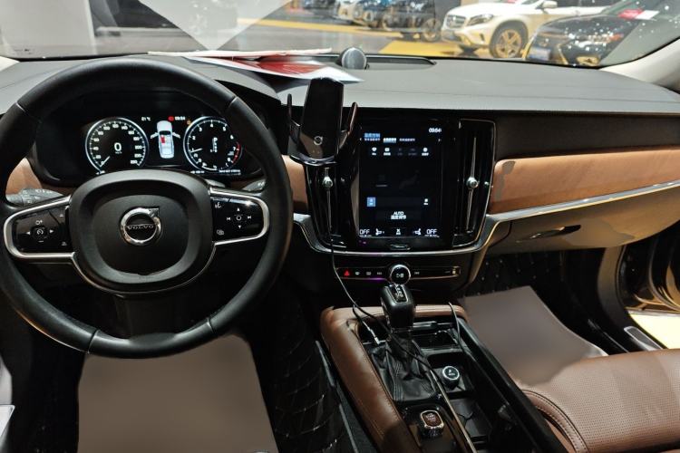 Used Volvo S90 2018 T5 Prestige Edition
