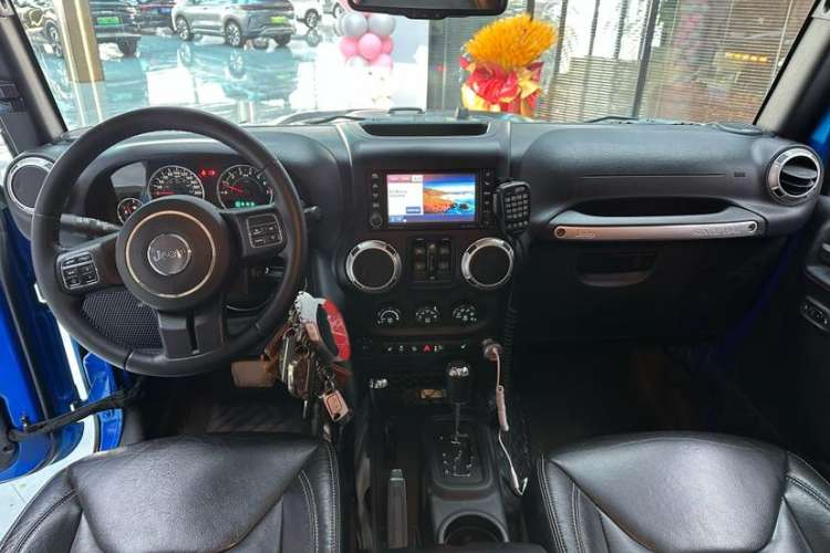 Used  Wrangler 2015 3.6L Rubicon Four-Door Comfort Edition