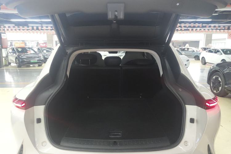 Used  LS7 2023 77 kWh Urban Fit Rear-Wheel Drive
