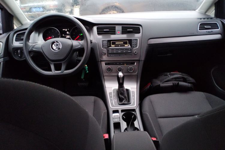 Used Volkswagen Golf 2016 1.6L Automatic Fashion Model
