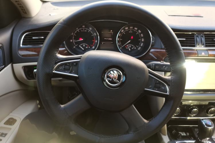 Used Skoda Superb 2013 1.8TSI Automatic MingShi Edition
