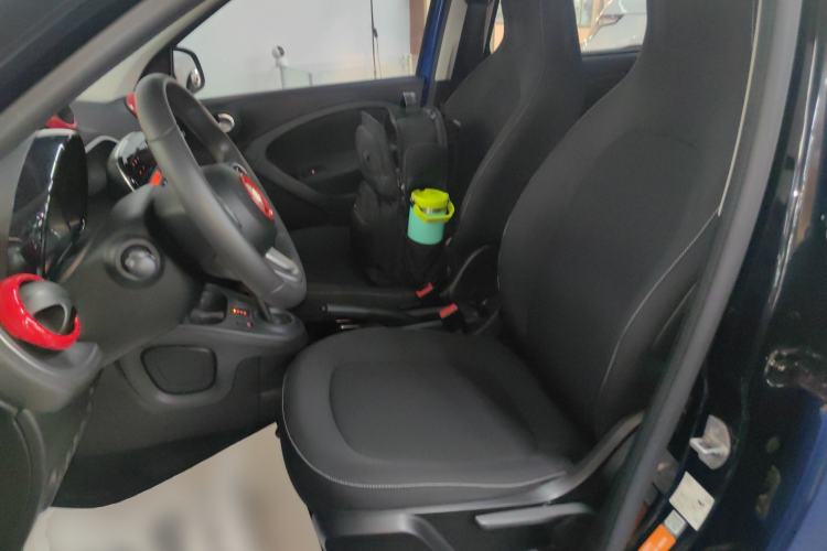 Used  forfour 2016 1.0L 52 kW Passion Edition
