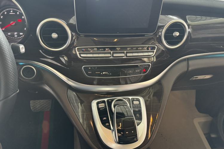 Used Mercedes-Benz V-Class 2017 V 260 L Prestige Extended Edition
