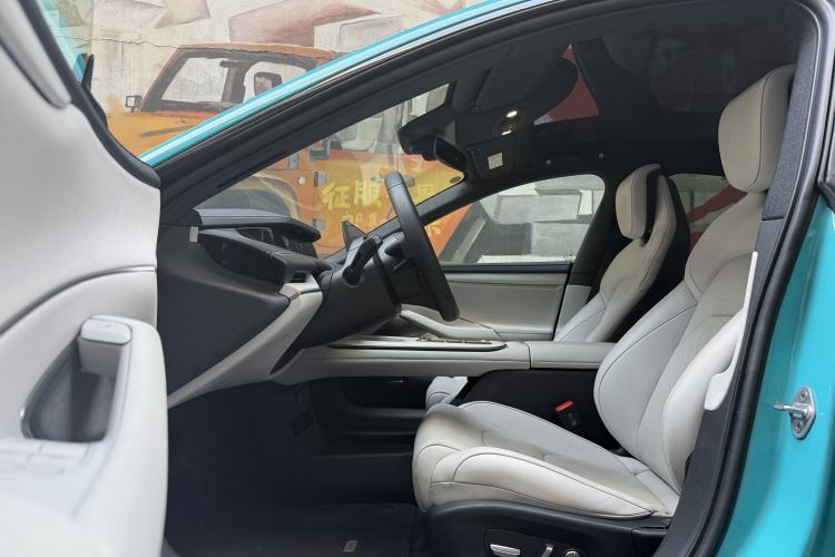 Used  SU7 2024 Rear-Drive Standard Founder Edition
