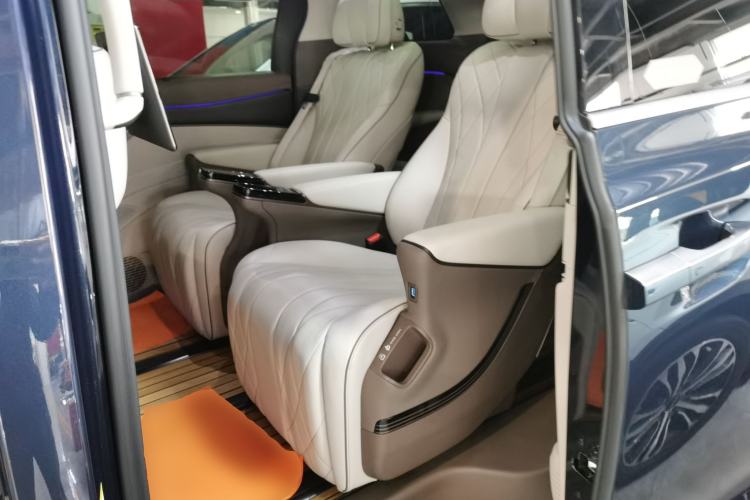 Used Denza D9 2022 DM-i 970 Four-Wheel Drive Flagship Model