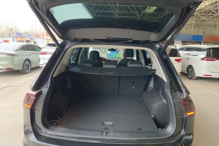 Used Volkswagen Tiguan L 2021 330TSI Automatic Two-Wheel Drive R-Line Enhanced Edition
