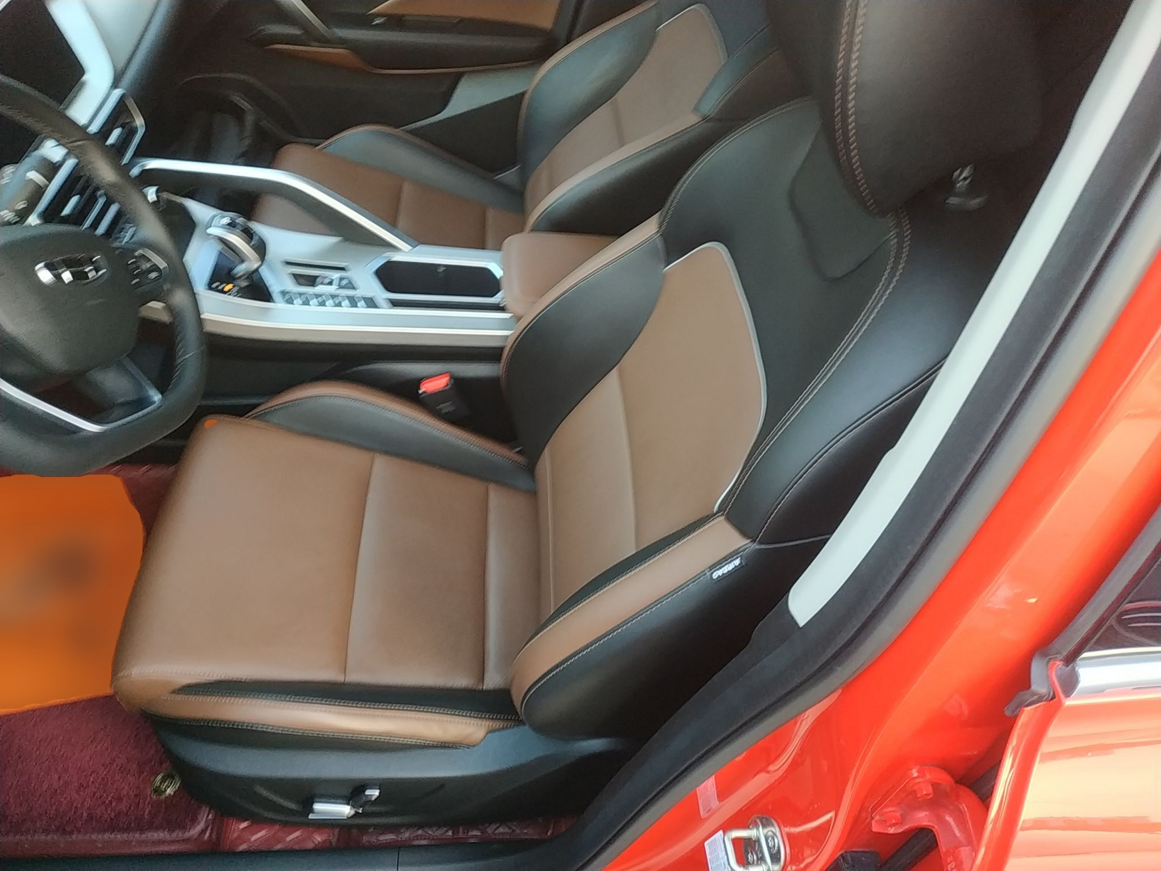 Переднее сиденье в автомобиле