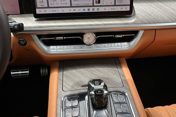 Used Tank 500 New Energy 2025 Hi4-Z
